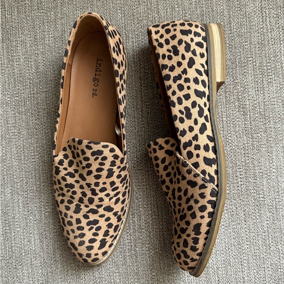 Cheetah Mocassin Flats size 7.5 - Picture 1 of 3